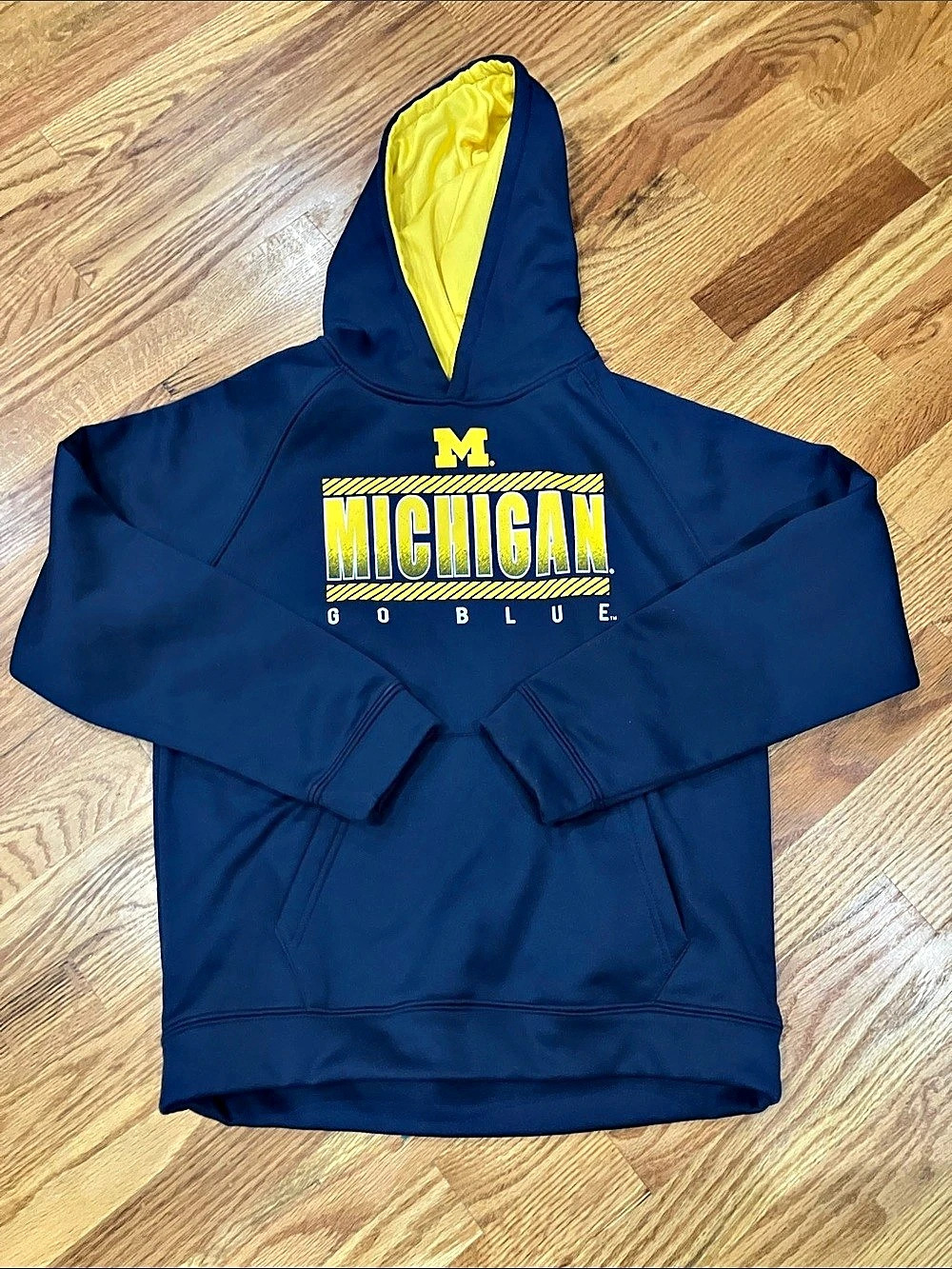 Colosseum Michigan Wolverines Youth Go Blue Hoodie Boys Large 16/18 EUC